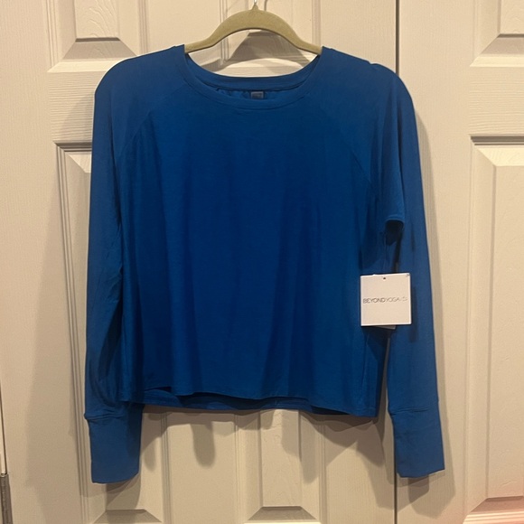 NWT-Beyond Yoga Vibrant Blue Long Sleeve Top - Picture 1 of 10